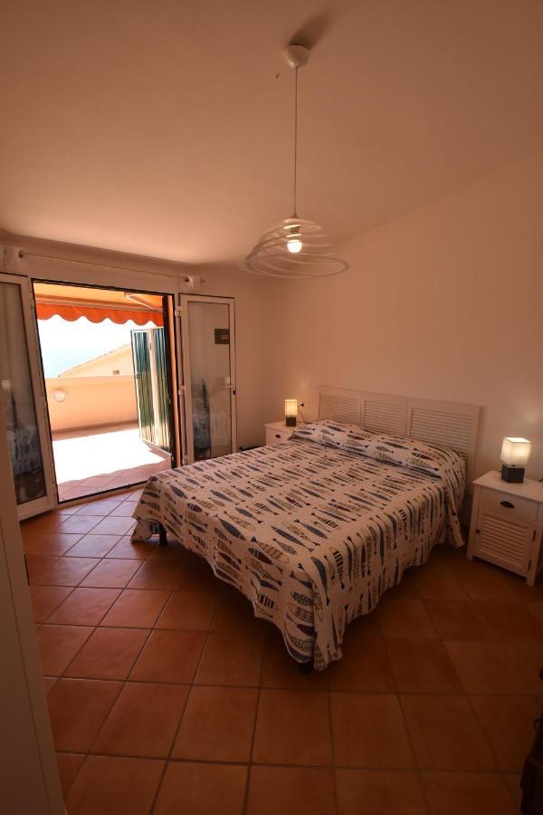 Route 25 - Cavoli - Vista Mare, Con Clima, Terrazza E Posto Auto Apartment Spiaggia di Cavoli Exterior photo